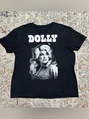 Dolly Parton black T-shirt size XL